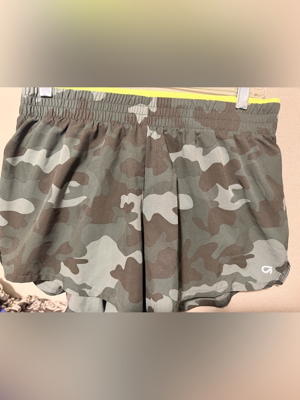 GAP Women's Camo Athletic Shorts - Olive and Gray
